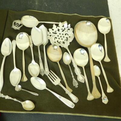 Collection of Various Vintage Maker Mark Sterling Silver Flatware Approximately 20 Pieces