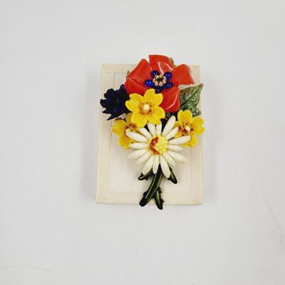 VINTAGE ENAMEL FLOWERED BROOCH