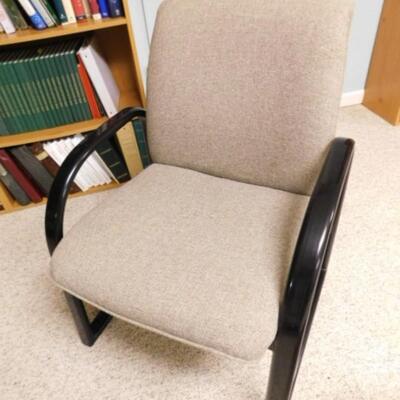 Metal Frame Sitting Chair with Cushioned Back and Seat