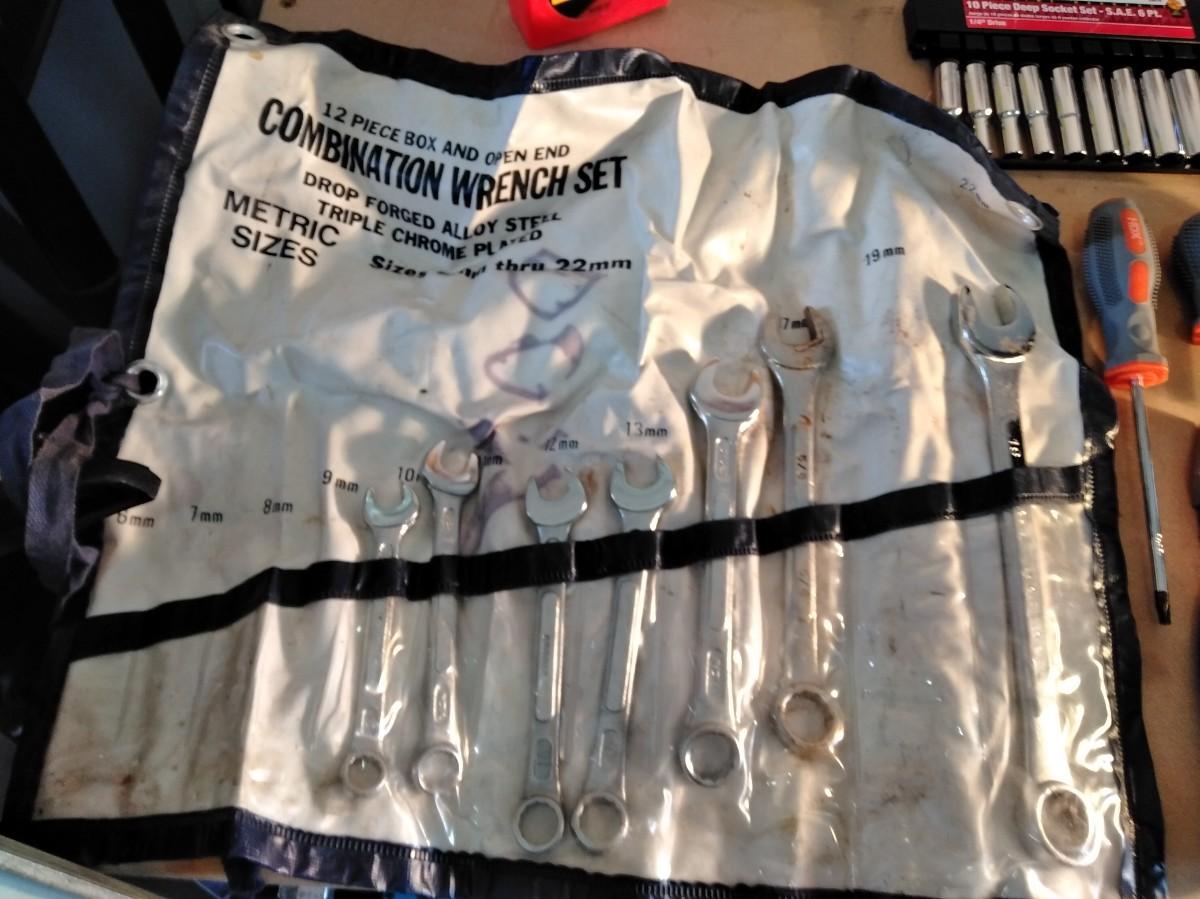 LOT 175 SMART WRENCH & COMBINATION WRENCH SET & OTHER TOOLS