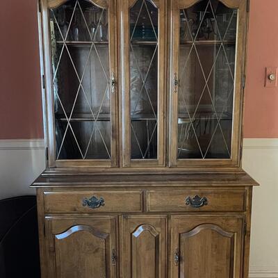 Lot 3 Ethan Allen Hutch Glass Doors 2 Drawers Metal Fretwork 2 Sections