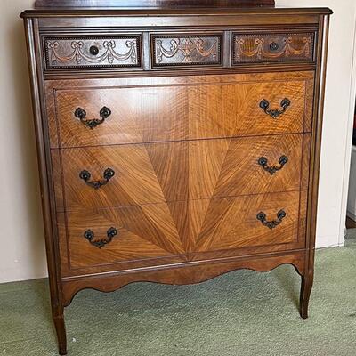Lot 8 Berkley & Gay Antique Dresser 4 Drawers Inlayed Wood, Deco Style