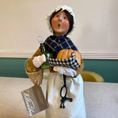 Lot 34 Byers Choice Holiday Caroler Dolls Williamsburg 2004