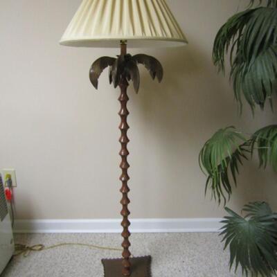 Decorative Metal and Wood Floor Lamp with Shade