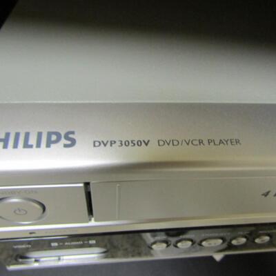 Phillips DVD  Player and VHS Recorder with Remote Control (Untested)