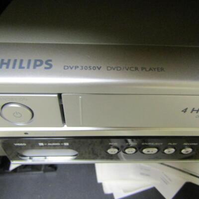 Phillips DVD  Player and VHS Recorder with Remote Control (Untested)