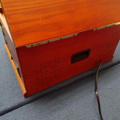 LOT 523  CROSLEY MODEL CR66 PHONOGRAPH, CD PLAYER, RADIO