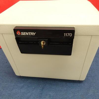 LOT 526. SENTRY MODEL 1170 FIRE RESISTANT FILE BOX