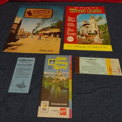 LOT 540. VINTAGE 1973 DISNEY WOLRD INFORMATION GUIDE, VINTAGE KNOTTS AND HEARST CASTLE BOOKLET