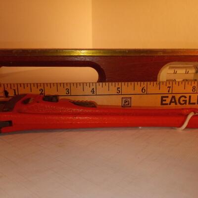 pipe wrench
