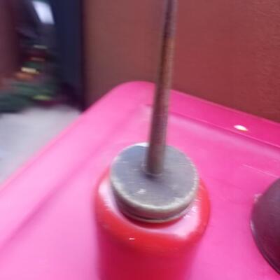 Vintage thumb pump oil cabs