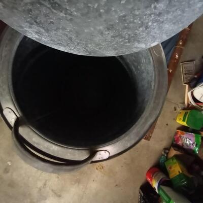 Vintage Igloo 5 gallon water container