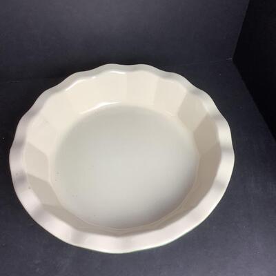 C- 776. William-Sonoma Pottery Dish, Decorative Pottery Pieces