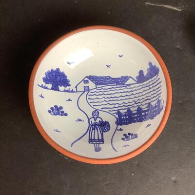 C- 776. William-Sonoma Pottery Dish, Decorative Pottery Pieces