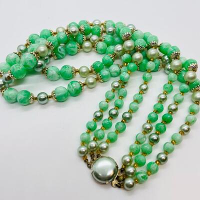 Classic beaded necklace