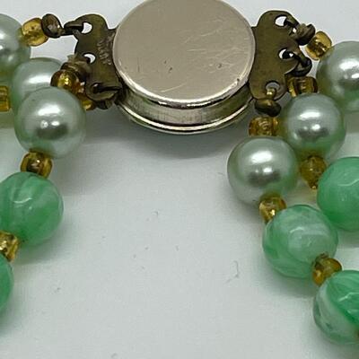 Classic beaded necklace