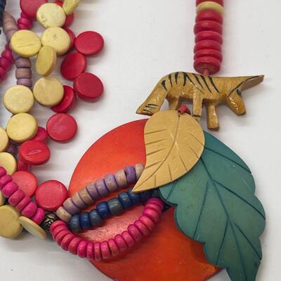 Wood necklace lot 2