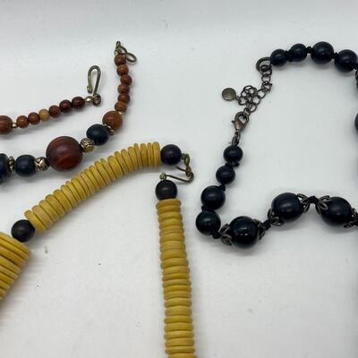 Wood necklace lot 3