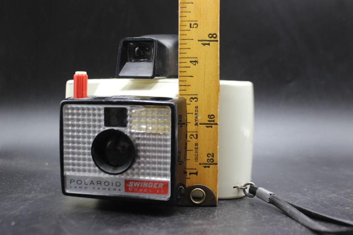 Vintage Polaroid Land Camera Swinger Model 20 EstateSales image pic