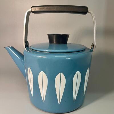 Catherine Holm tea pot