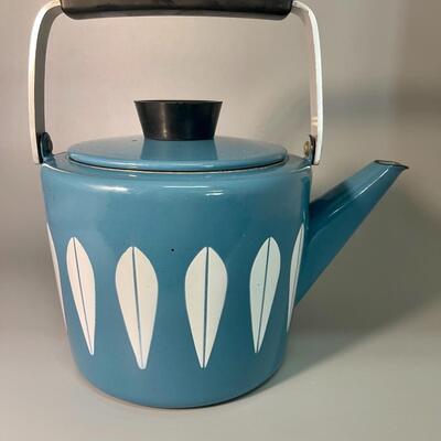 Catherine Holm tea pot