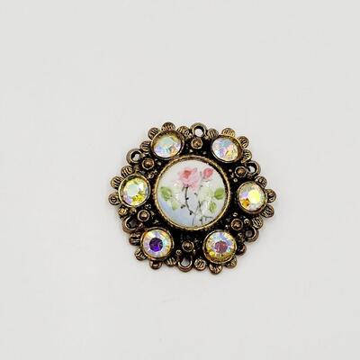 BEAUTIFUL VINTAGE MULTI COLORED JEWELED BROOCH