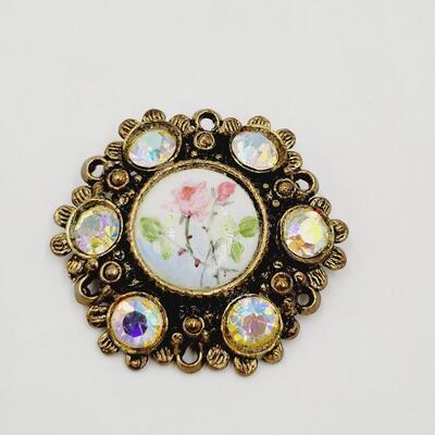 BEAUTIFUL VINTAGE MULTI COLORED JEWELED BROOCH
