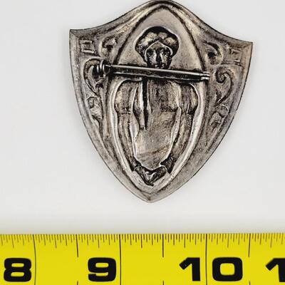 VINTAGE SILVER TONED CAMEO BROOCH