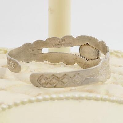NATIVE AMERICAN IH COIN SILVER STONE CENTER BRACELET