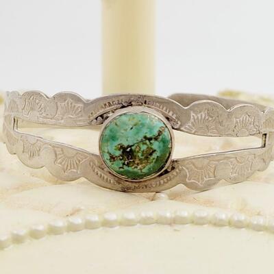 NATIVE AMERICAN IH COIN SILVER STONE CENTER BRACELET