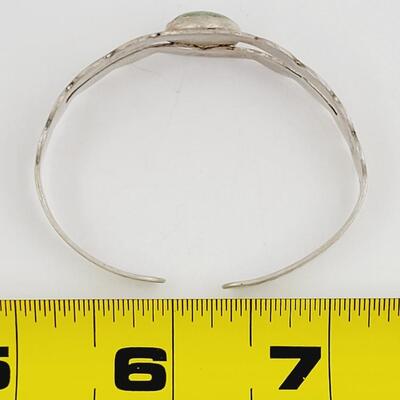 NATIVE AMERICAN IH COIN SILVER STONE CENTER BRACELET