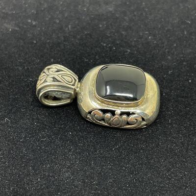 BLACK ONYX & 925 STERLING SILVER PENDANT
