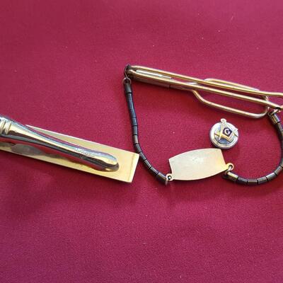 Grouping of Masonic Items