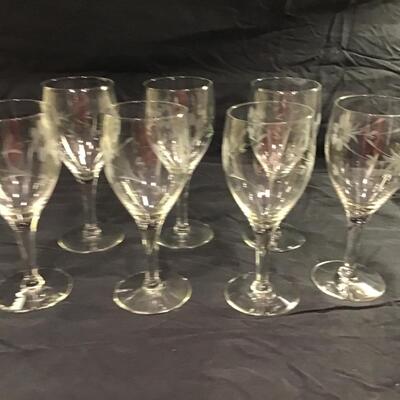 K4 - 7 Etched Wine Glasses