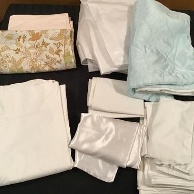 55 - Assorted pillowcases