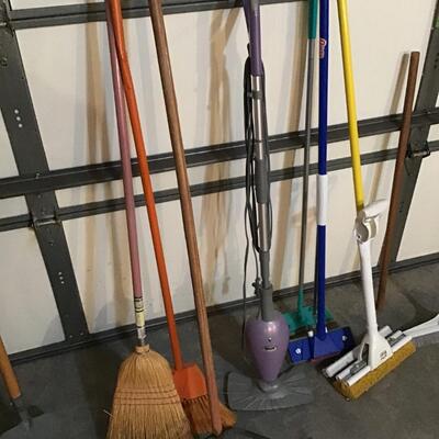 114 - Broom / Floor Cleaner Lot