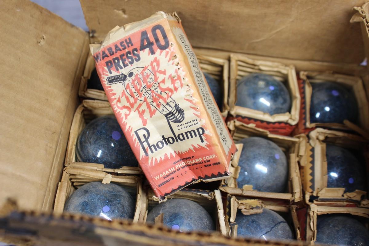 Large Lot of Vintage Camera Flash Bulbs, Photolamp, Kodak Brownie