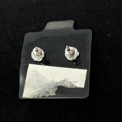 GOLD TONED VIOLIN STUD EARRINGS
