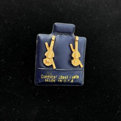 GOLD TONED VIOLIN STUD EARRINGS