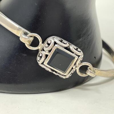 BLACK ONYX & 925 STERLING SILVER BANGLE BRACELET