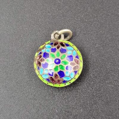 COLORFUL METAL CIRCLE PENDANT