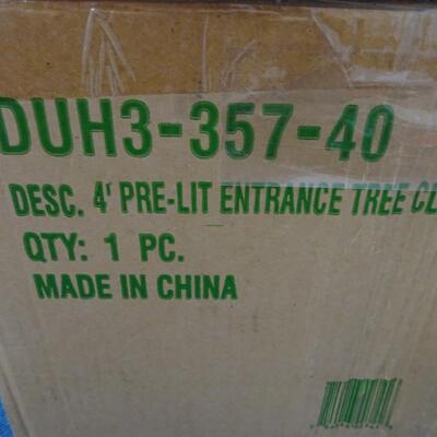 LOT 542. NATIONAL TREE COMPANY 4 FOOT PRELIT CHRISTMAS TREE
