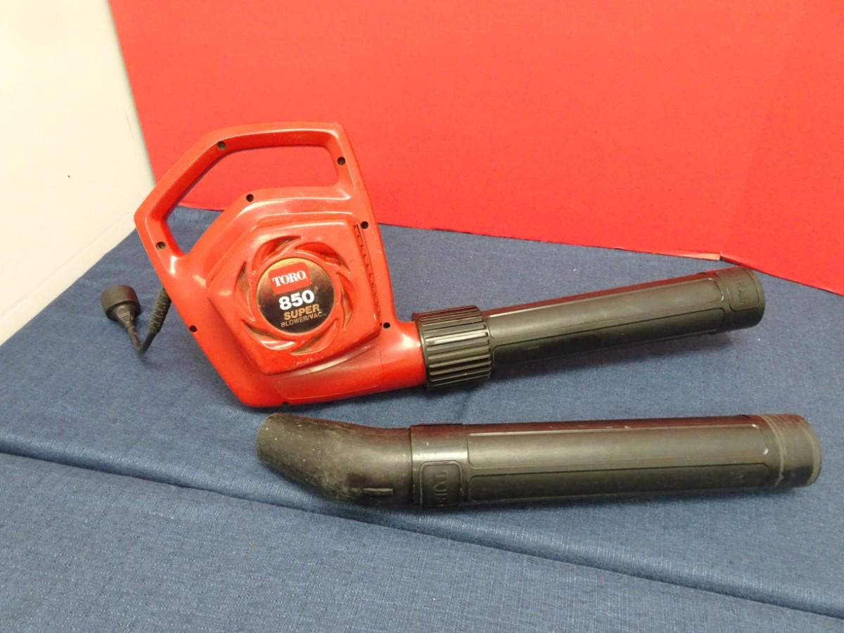 LOT 543. TORO 850 BLOWER