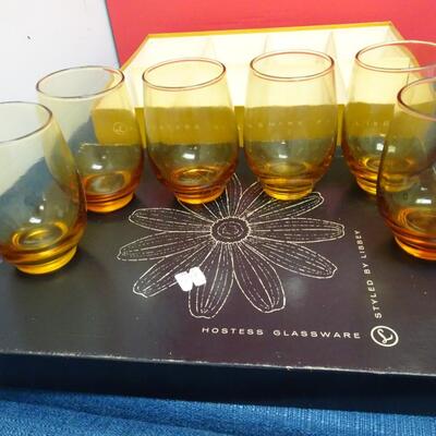 LOT 547. VINTAGE GLASSWARE AND TWO VINTAGE ALARM CLOCKS