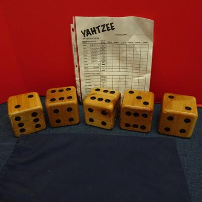 LOT 549. OVERSIZED YAHTZEE SET WITH BIG WOOD DICE