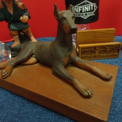 LOT 551. HOME DECOR