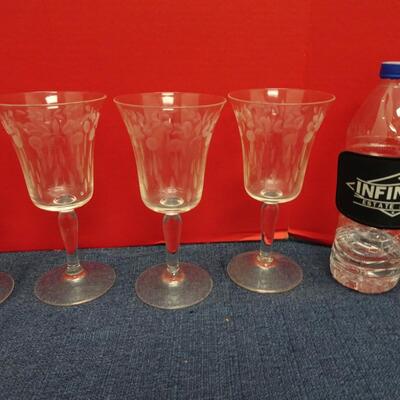 LOT 553. FOOTED GLASSES AND SHOT GLASSES