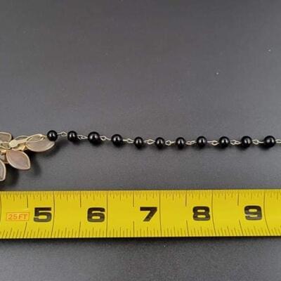 BLACK AND GOLD BEADED FLOWER BRACELET