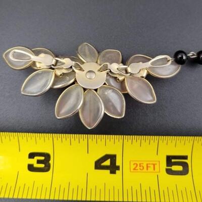 BLACK AND GOLD BEADED FLOWER BRACELET