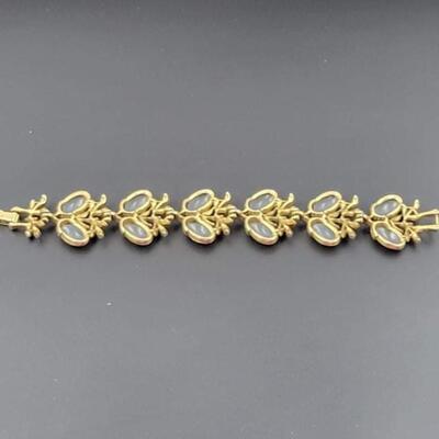 ORNATE GOLD TONED ACORN BRACELET - VINTAGE?